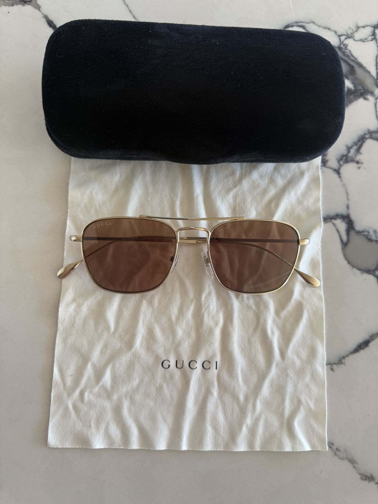 Gucci GG1183S Sunglasses (perfect condition)