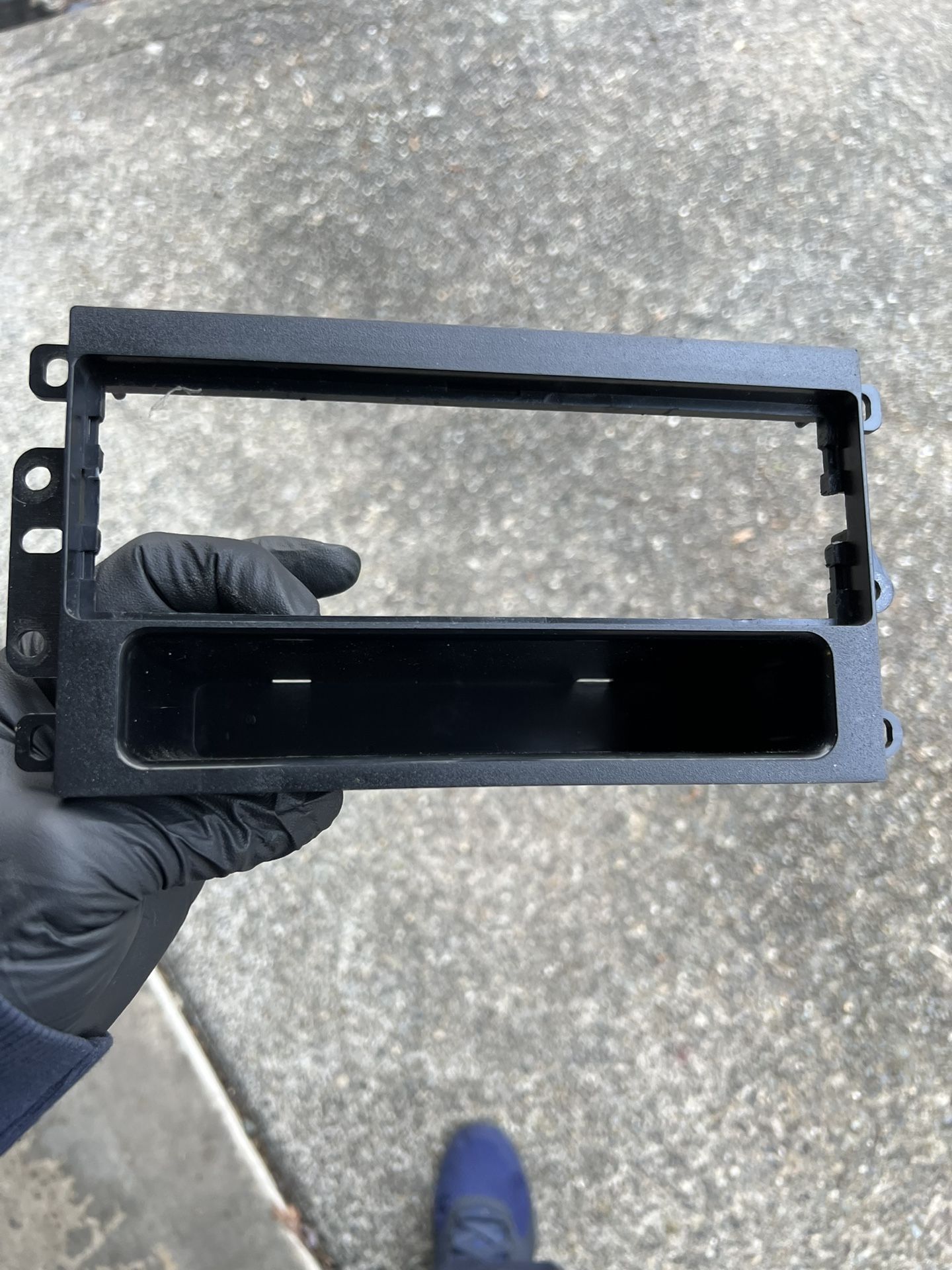 American International GM-K420 Install Dash Kit For Single DIN/ISO Radios