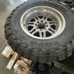 38x15.50R20 Toyo MT On 20x12 Alloys