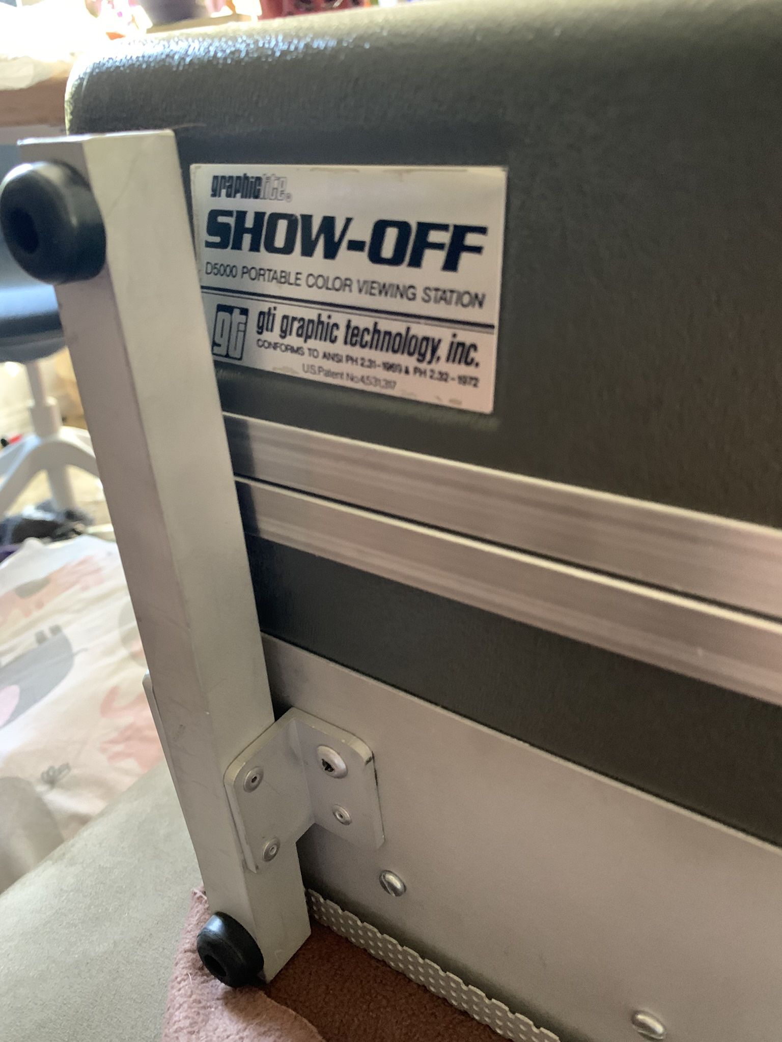 D5000 Portable Color Viewing Station