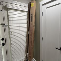 108” retractable projector screen