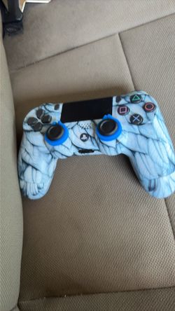 PS4 controller