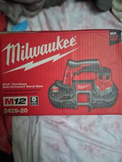 Milwaukee sub compact band saw