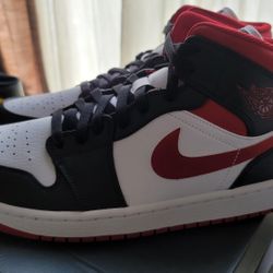 Nike JORDAN Gym RED Black White Size 10 Or 11