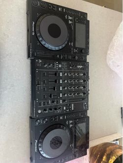 2CDJ-900 nexus and DJM-900 NXS mixer