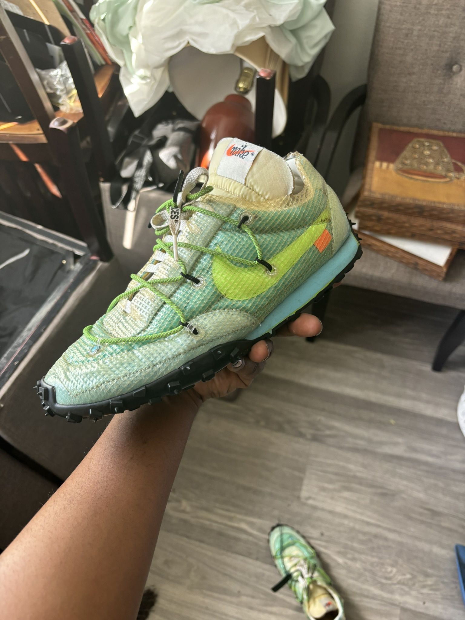 Off-white Runners