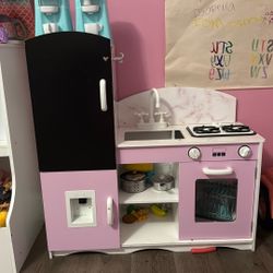 Play Kitchen 