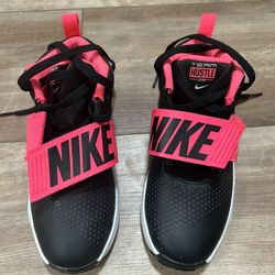 Team Hustle d8 Nike youth basketball shoes.