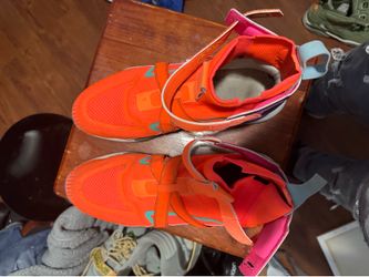 Basketball sneakers