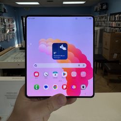 Samsung Galaxy Fold Z 4 Unlocked 256GB Excellent Condition