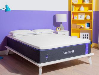 Nectar Mattress.     Nectar Premier Queen Size  - 13" Memory Foam Mattress    