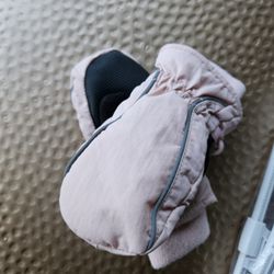 Toddler Soft Pink Mittens. Like New