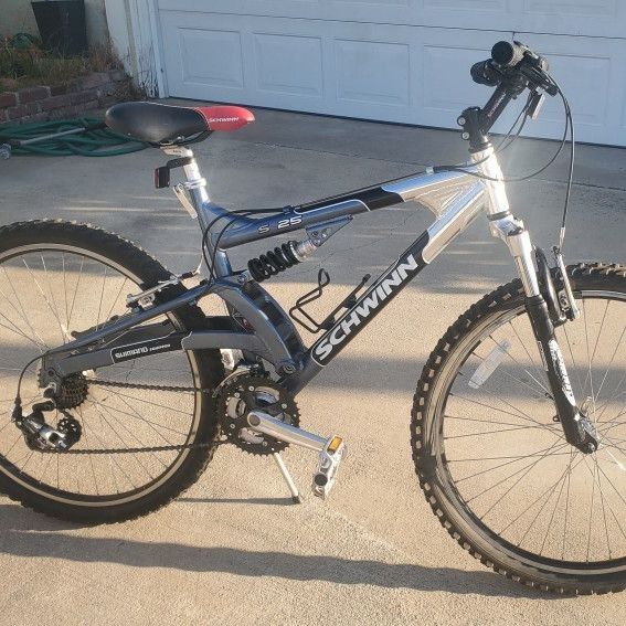 schwinn s25 full suspension mountain bike