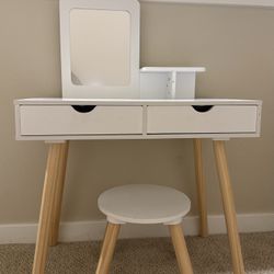 Girls/Childrens Vanity 