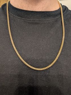 Gorgeous Real 14k Gold, two-toned round necklace, 19g