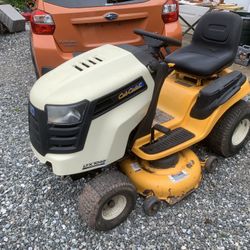 Cub Cadet Lawnmower 