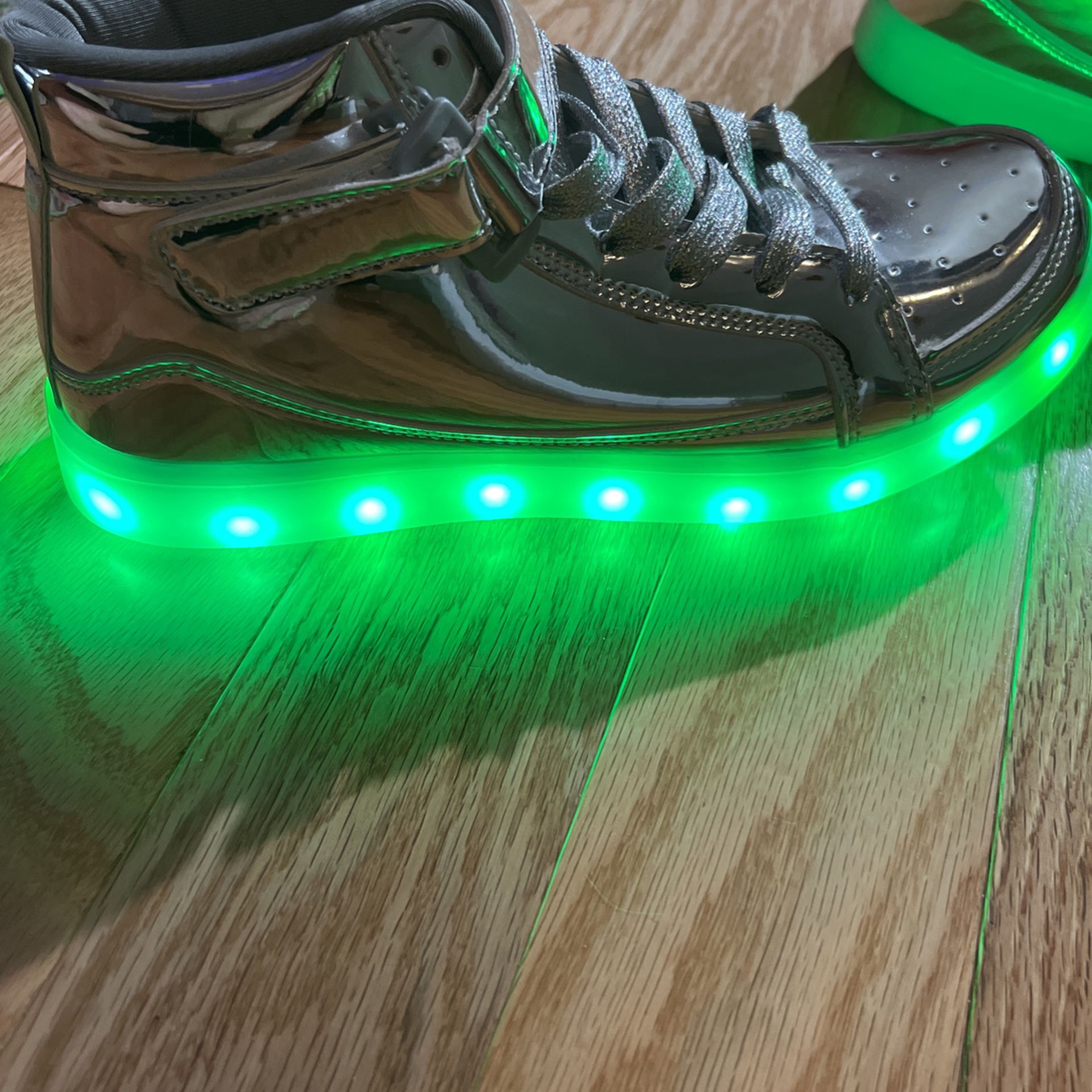 Very Cool Light Up Silver Sneakers