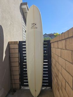 9'8 surfboard  excellent condition