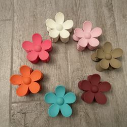 Set of 7 Large Flower Hair Clips 