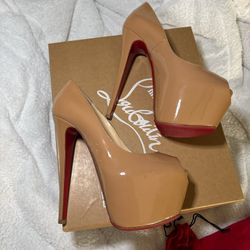 100 % Authentic Christian Louboutin Highness 160 in nude patent leather.