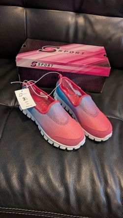 Sneakers for girl (size 3.5)