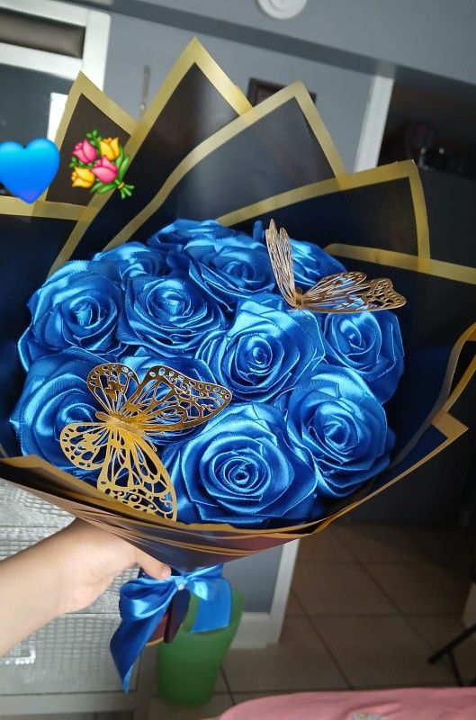 12ct Blue Roses