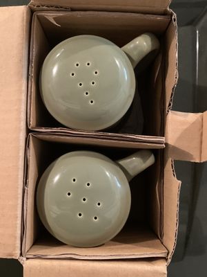 Photo Longaberger Salt & Pepper Shaker Set (larger size)