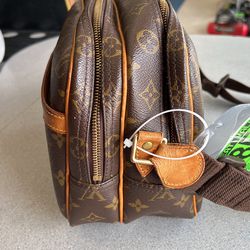 L V Sling Bag for Sale in Houston, TX - OfferUp