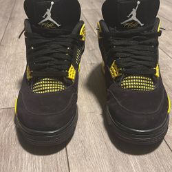 Jordan 4 Yellow Thunder