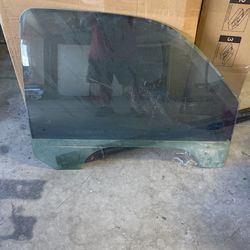 99-06 Silverado / Sierra / Suburban Passenger Side Window 