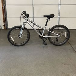Kids 20” Specialized Hot Rock Mountain Bike 