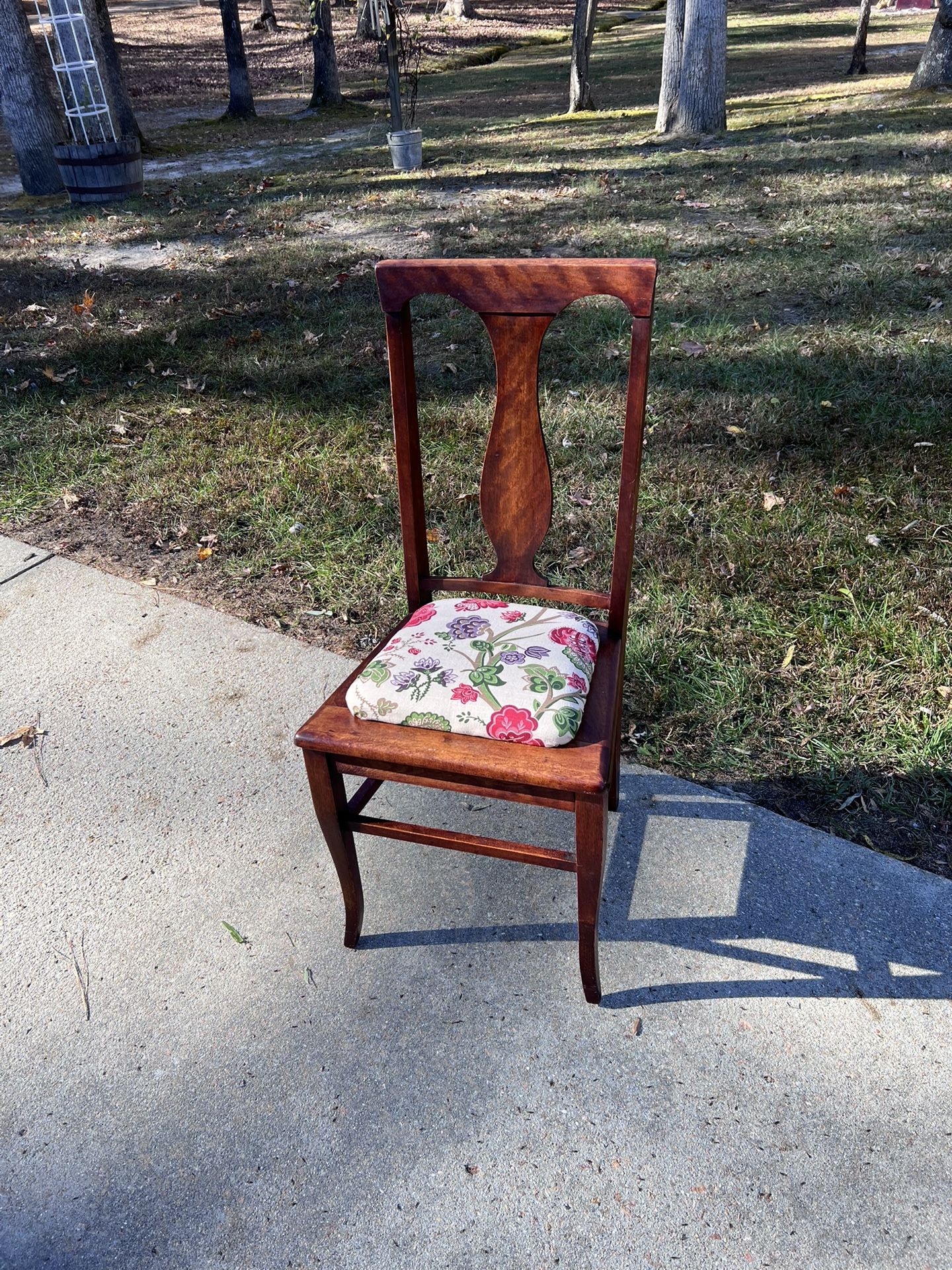 Reconditioned Farmhouse Accent Desk Chair