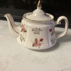 Gold Trim Teapot 