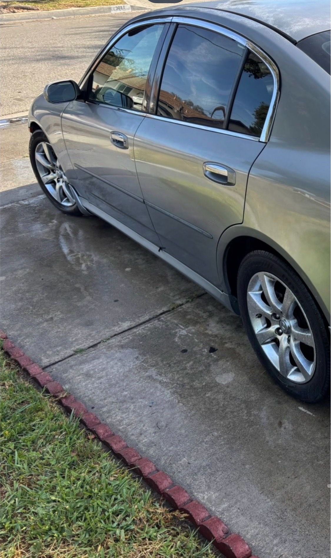 G35 2003 ( driver door )