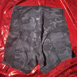 lululemon Align camo shorts size 6  & 4”