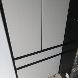 Refrigerator For Low Price Working Well Like Brand New 