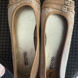MK Flat Shoes Size 3