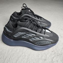 Adidas Yeezy 700 V3 Alvah Black H67799 Glow Mens 8.5 VG Condition