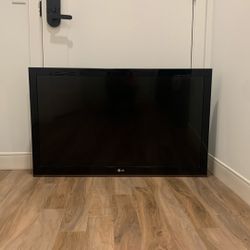 42” LG 1080p TV  (Delivery Available)
