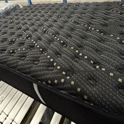 Mattress Queen Size New 
