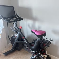 Peloton Bik With Package 
