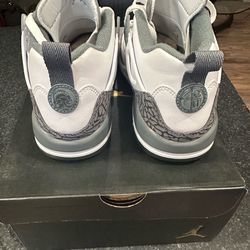Jordan Spizike- grey and white