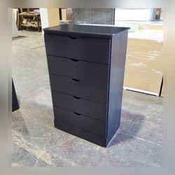 Five drawers dresser with rails