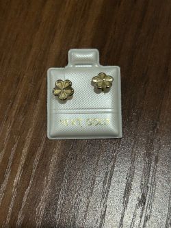 10K Yellow Gold Clover Stud Earrings Butterfly Back for Lobe, No Stone