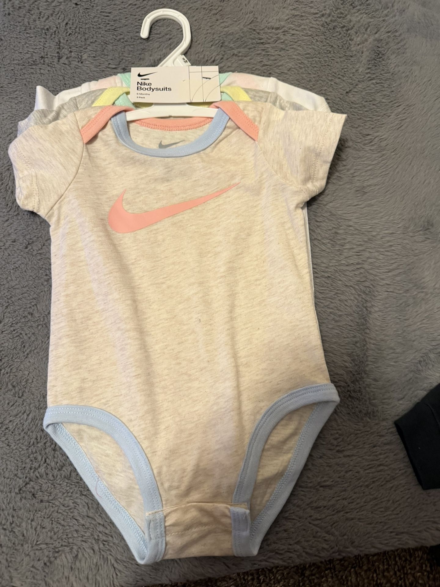 Nike Girl Onesies 6m