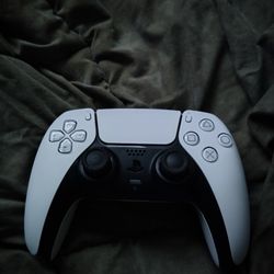 2 Ps5 Dualsense Controllers