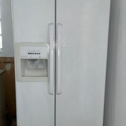 AMANA 36 IN SIDE BY SIDE WHITE REFRIGERATOR/FREEZER