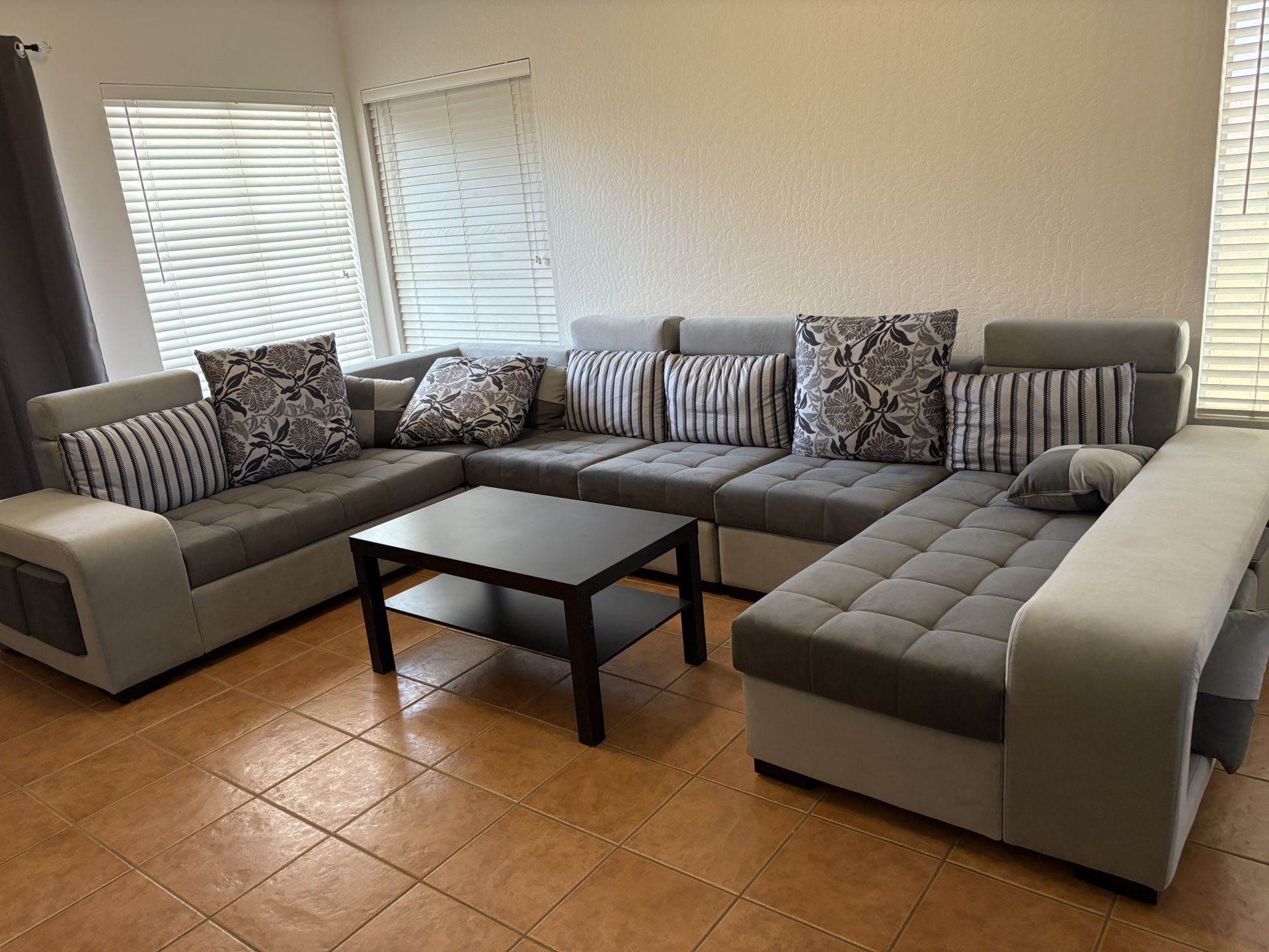 Askhat Upholstered Sectional Couch