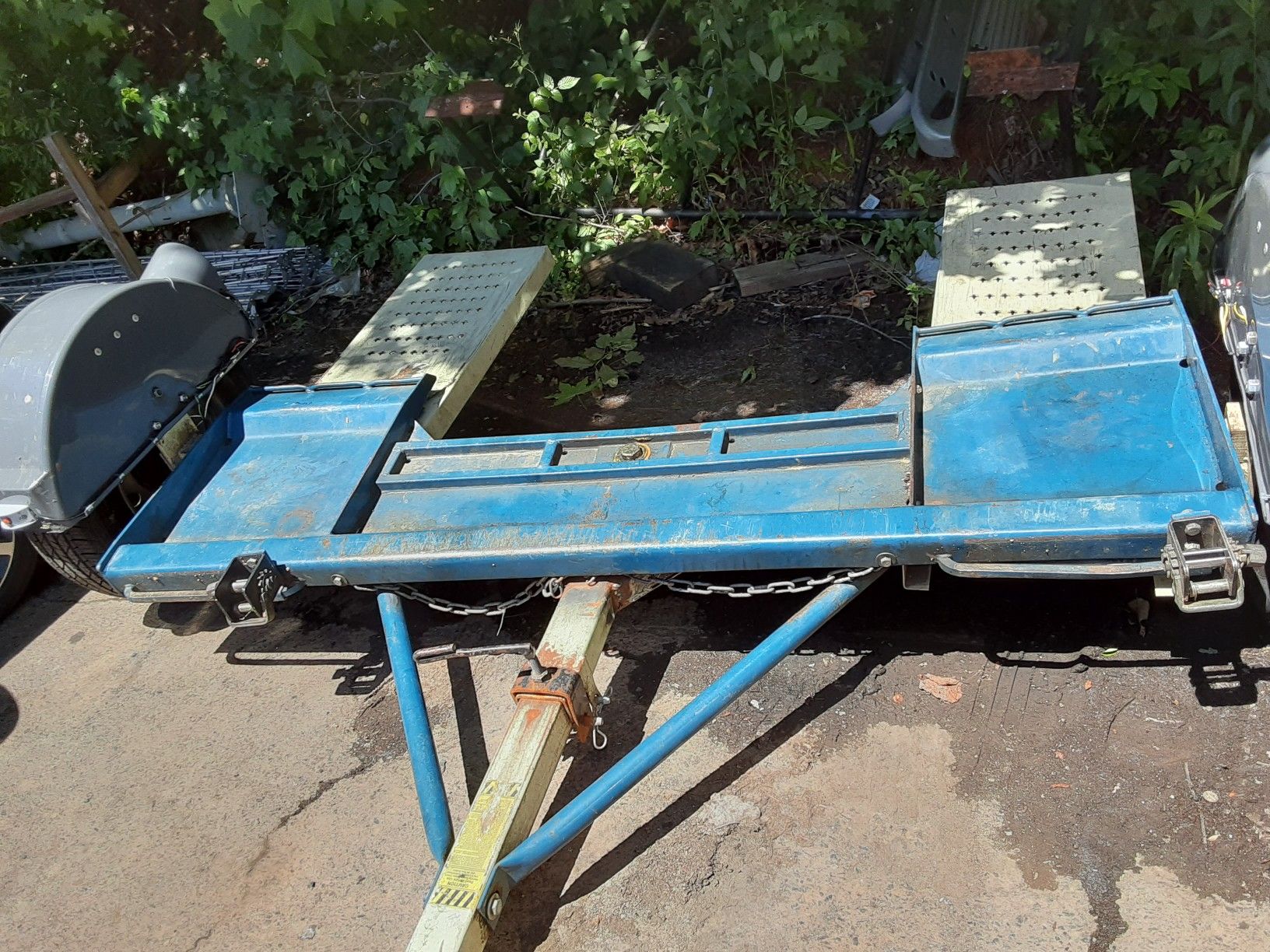 Car dolly in very good condition...new tires...and new fenders..new lights..price firm..