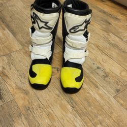 Alpinestars Tech 3S Youth Size 13J or Size Y1